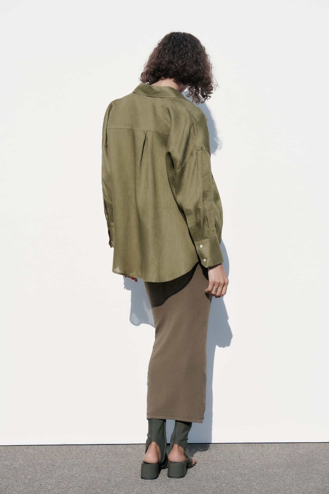 315g Weight Long Sleeve Sleeve Length Single Breasted Placket Type Regular Sleeve Sleeve Type Cotton and Linen Fabric Type Long Top Length Blouse Tops Type Daily Occasion Shirt Collar Neckline Loose Fit Type Solid Color Pattern Summer, Spring Season Women's Gender Casual Style Wholesale Women's Casual Solid Color Long Sleeve Blouses 21