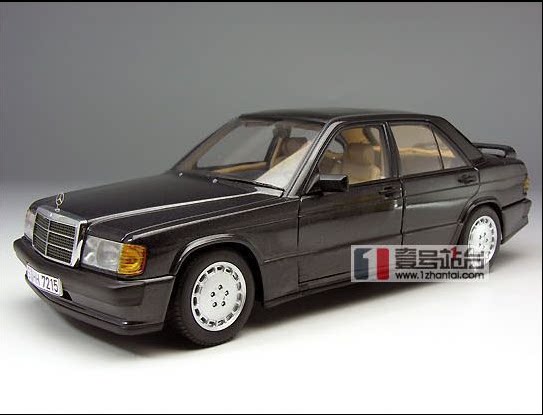 Alto 1:18 AutoArt Mercedes-Benz 190E 2 3-16 BENZ 190E Black Model
