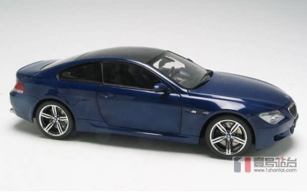 German original 1:18 BMW M6 E63 BMW M6 blue car model