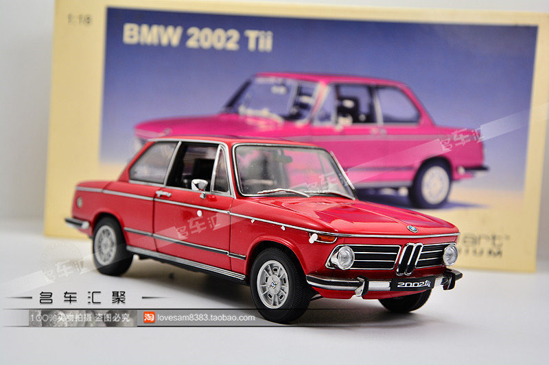 Alto 1:18 1974 BMW L2002TII BMW L2002 red car model