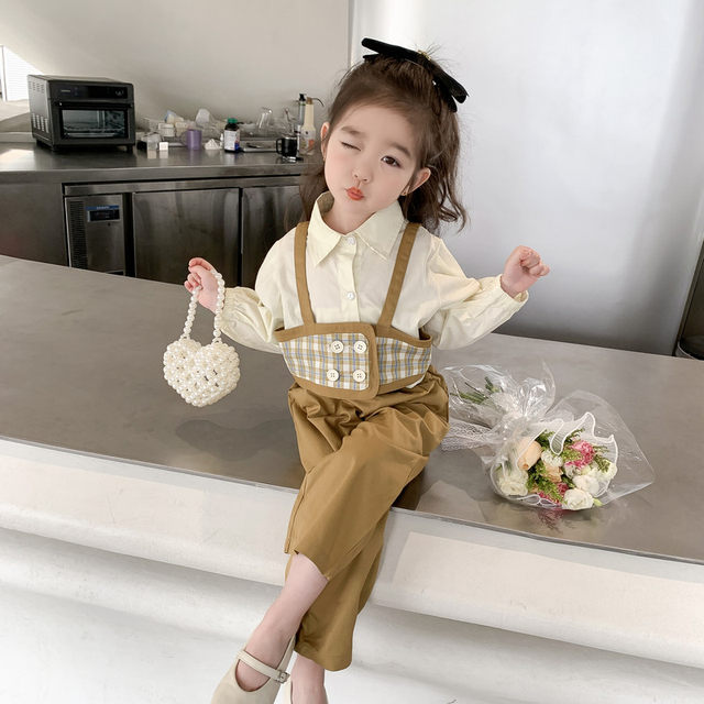 Girls' suit spring and autumn 2023 new Korean version of foreign style spring children's net red fashionable female baby three-piece spring suit