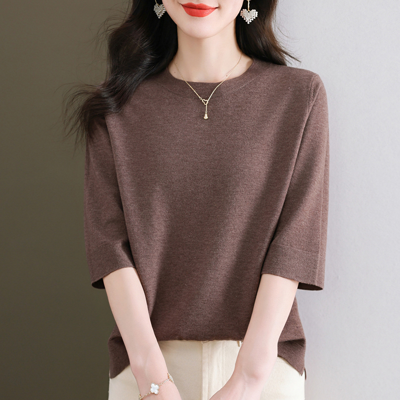 Middle-Aged Mother's Solid Color Mid-Sleeve Wool Knit Top, Loose Fit, Plus Size, Slimming Wool Sweater, Thin and Stylish Base Shirt