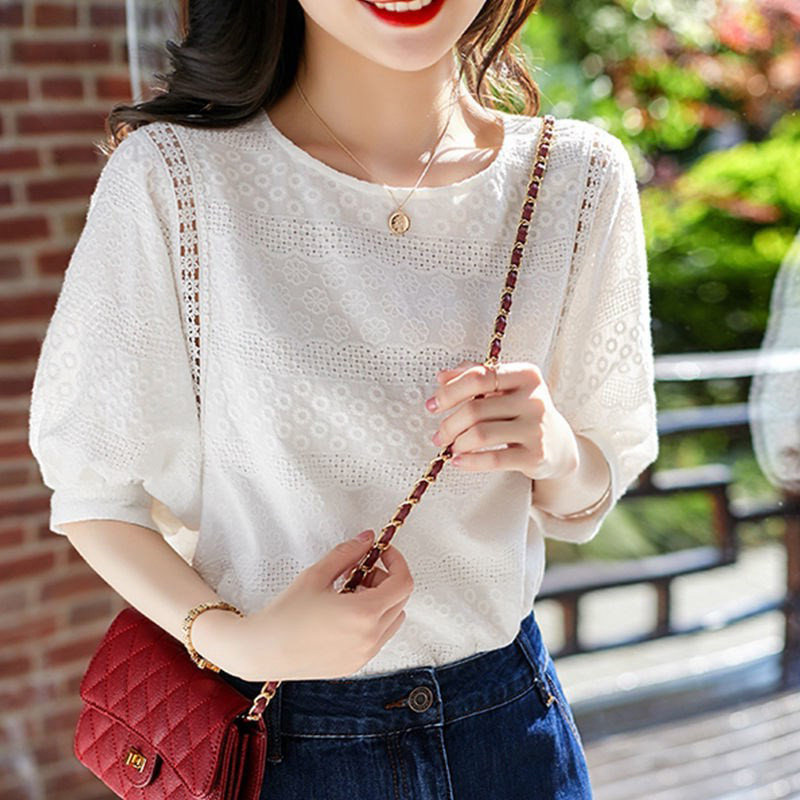 White Pure Cotton Blouse 2022 Summer New Loose Embroidered Lantern Sleeves Lace Sweatshirt Less Fairy Foreign Pie