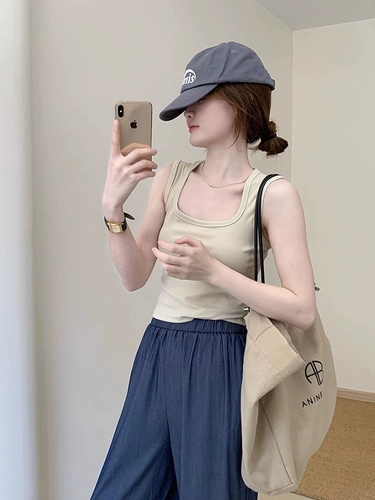 Красная короткая майка топ без рукавов, квадратный вырез, по фигуре