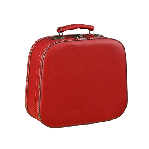 Красный ретро чемодан для невесты