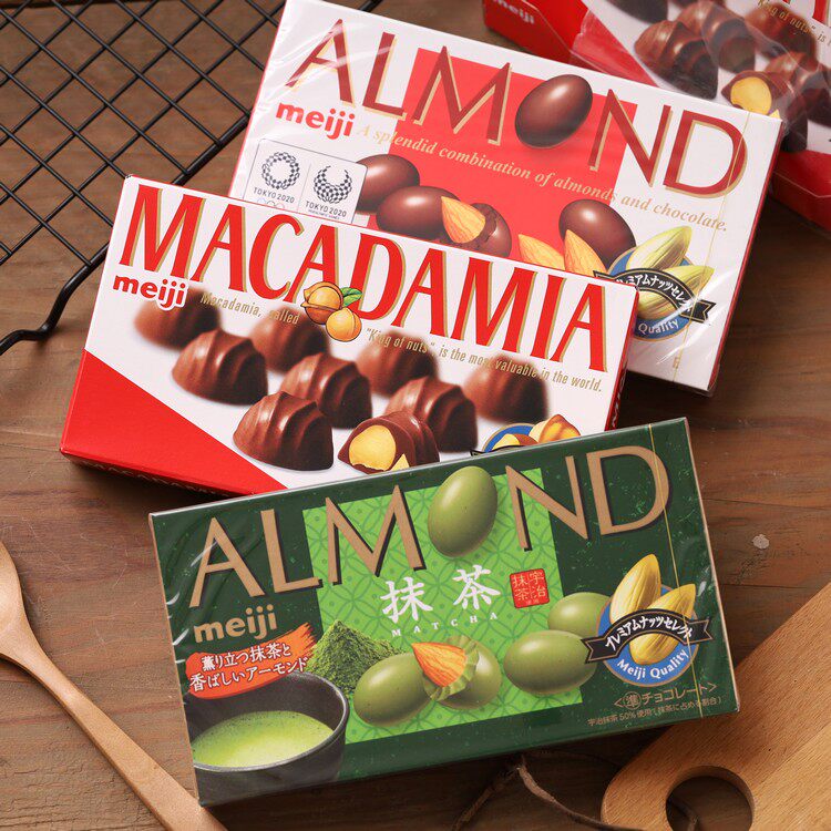 Japan imports net red snacks Meiji meij Almond Taste Nuts Batan Wood Sandwich Chocolate Gift Boxes Send girlfriends