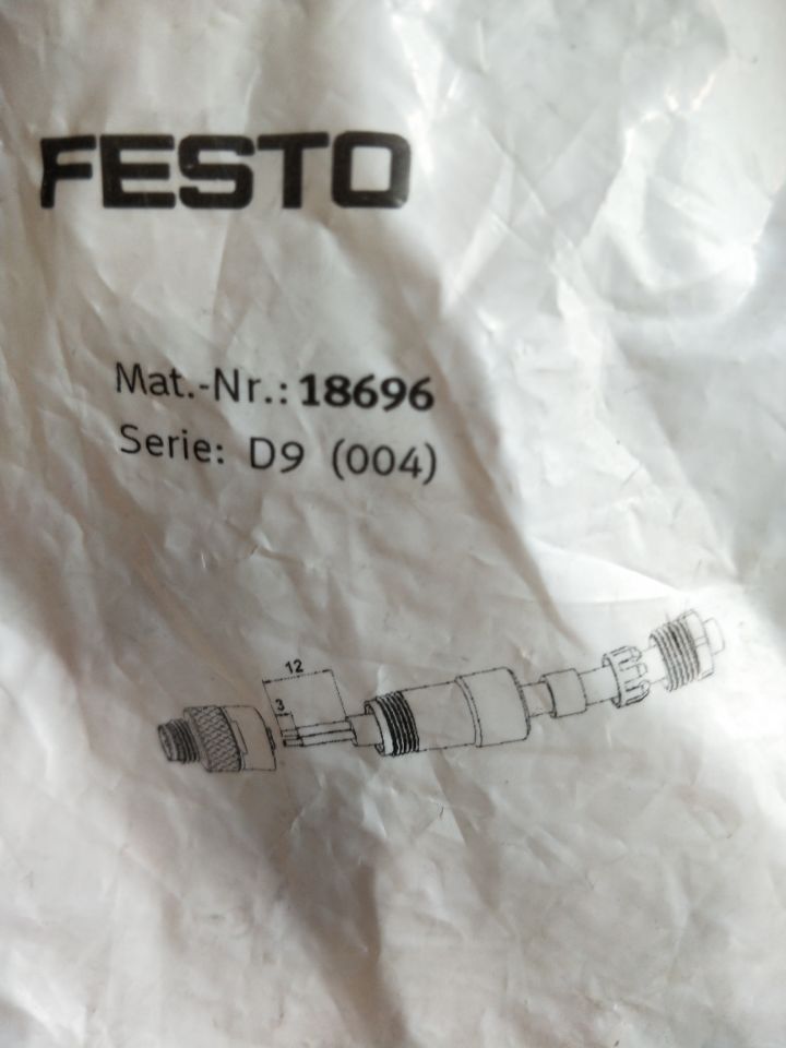 Festo FESTO SEA-GS-M8 plug 18696 spot