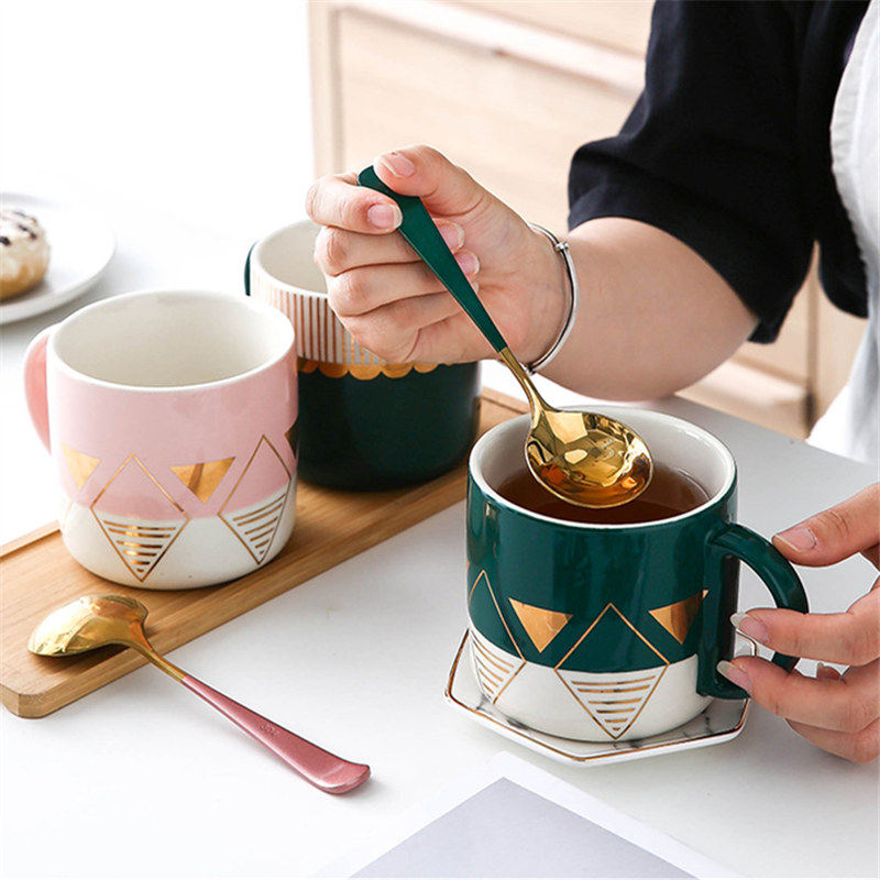 Net red creative cup ceramic mug with lid spoon personality trend couple milk coffee cup men and women tea cup