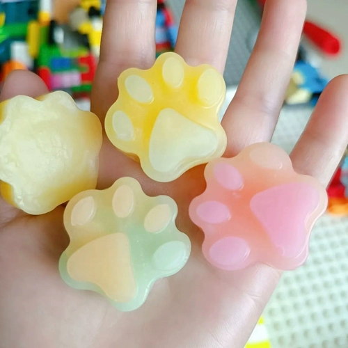 Чистая красная восковая бутылка с сэндвич -бутылками бутылка для бутылки с бутылкой для бутылки для сахара сахара, те же модели пчелиного воска вибрато, жевательная бутылка с сахарной пищевой