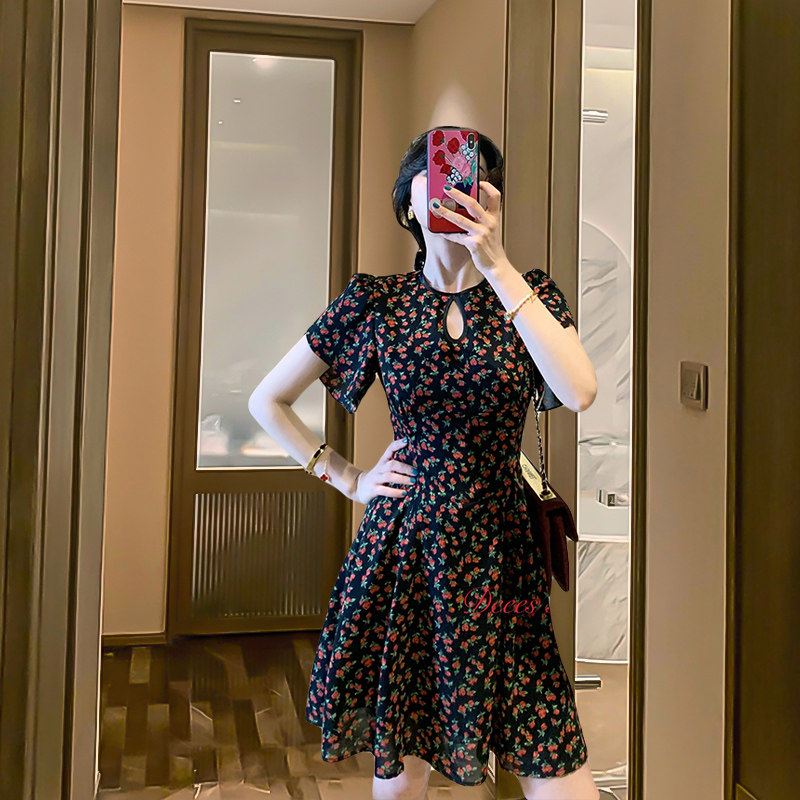 2022 Summer clothes the new women's style small crowdsourced gentle and salt-salty little sub-dating skirt foreign dress