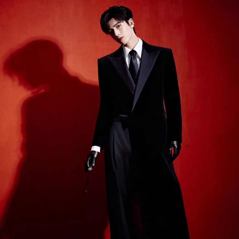 Zhang Linghe Celebrity-Style Black Velvet Suit for Men, Slim-Fit Formal Wear, High-End Banquet Stage Suit Jacket, Trendy