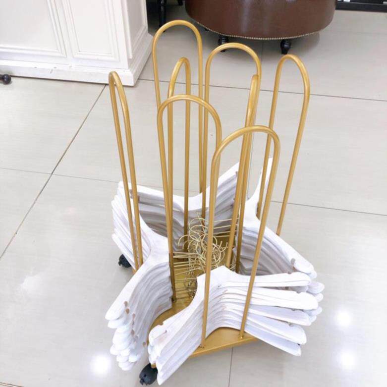 Clothing store dedicated garment rack to collect artificial balcony weighing strong province space clothes middle-aged clothing store children's clothing