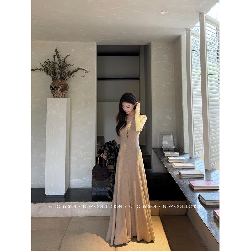 Chic by Siqi “Slim and Graceful” High-Sense V-Neck Waist-Cinching Stretch Ribbed Autumn Long Dress Chic by Siqi “Slim and Graceful” High-Sense V-Neck Waist-Cinching Stretch Ribbed Autumn Long Dress