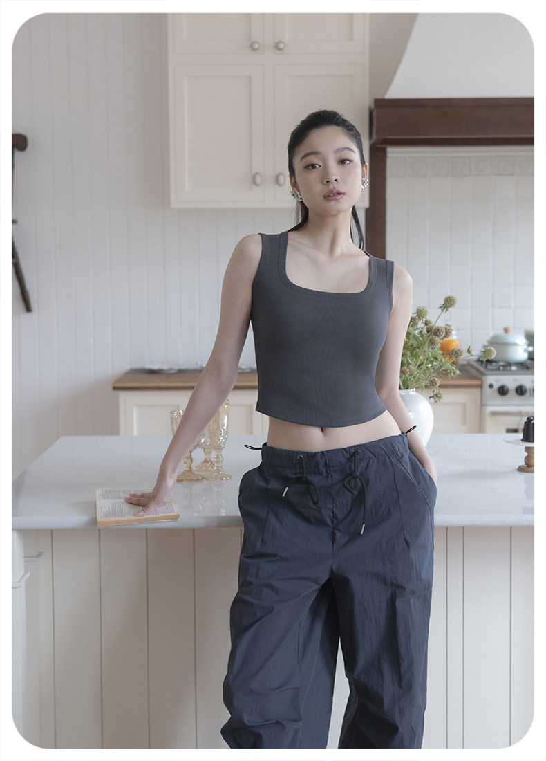 Топы/майки 莱赛尔天丝方领吊带背心女带胸垫夏外穿2026新款内搭工字低领上衣