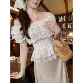 ຊັ້ນເທິງຂອງ lace elasticated polka-dot