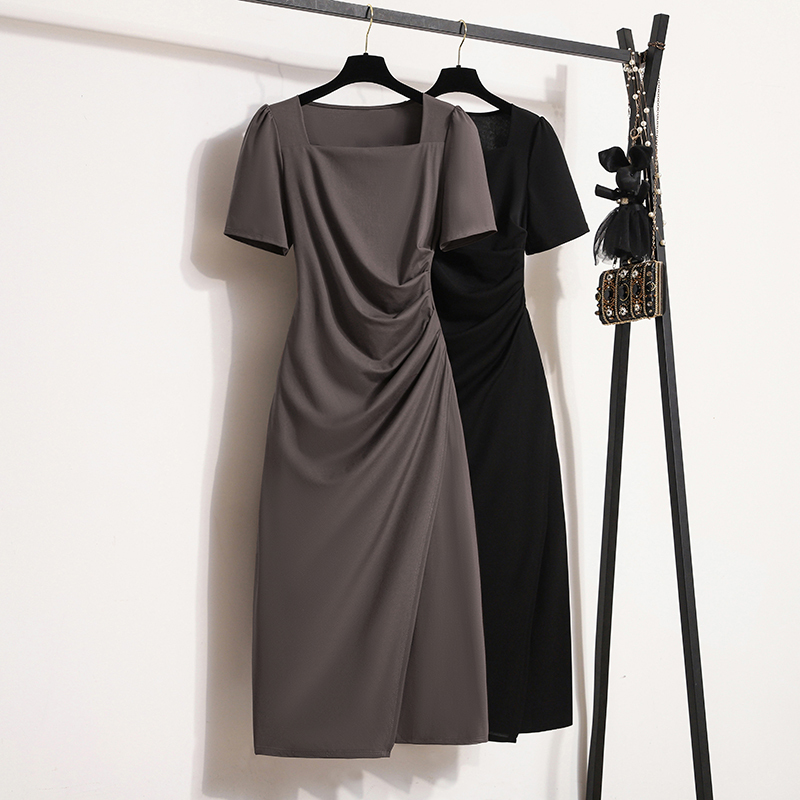 Summer New Plus-Size Women's Clothing for Slightly Chubby Girls, Elegant Waist-Cinching Square-Neck Slimming High-End Black Casual Dress That Covers the Body Summer New Plus-Size Women's Clothing for Slightly Chubby Girls, Elegant Waist-Cinching Square-Neck Slimming High-End Black Casual Dress That Covers the Body