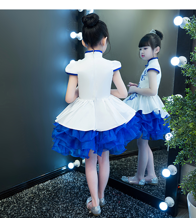 Cô gái Trung Quốc trang phục dạ hội trẻ em catwalk phong cách Trung Quốc màu xanh và trắng sứ guzheng trang phục cô gái váy công chúa sườn xám thời trang bé gái