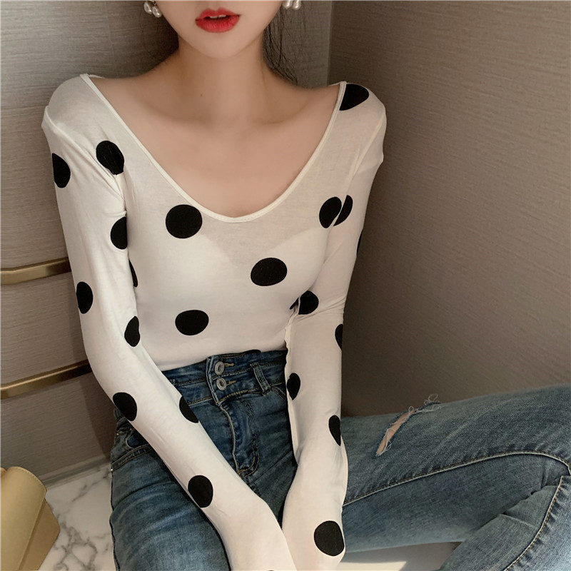 2022 early spring new slim fit long-sleeved T-shirt ladies simple and versatile V-neck bottoming shirt scheming short top