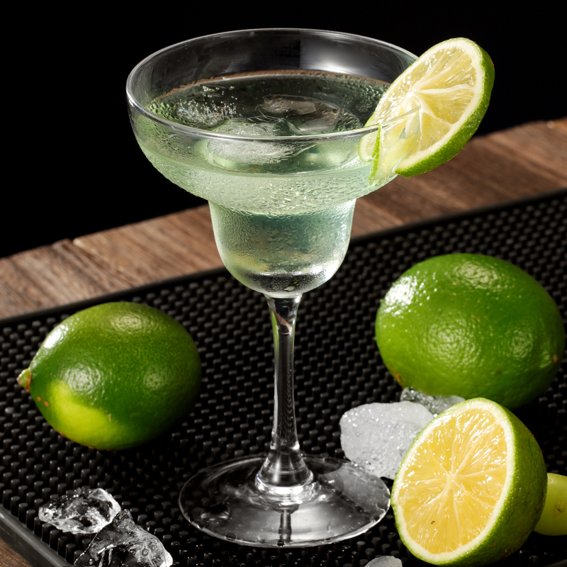 高亮水晶玻璃古典马天尼杯：鸡尾酒杯中的艺术品，碟形香槟杯蝶形塔杯酒具大赏！