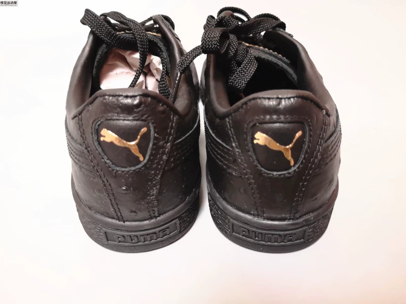 Puma / Puma là đôi giày da thể thao thông thường dành cho nữ của Basket Ostrich 366727-01 - Dép / giày thường