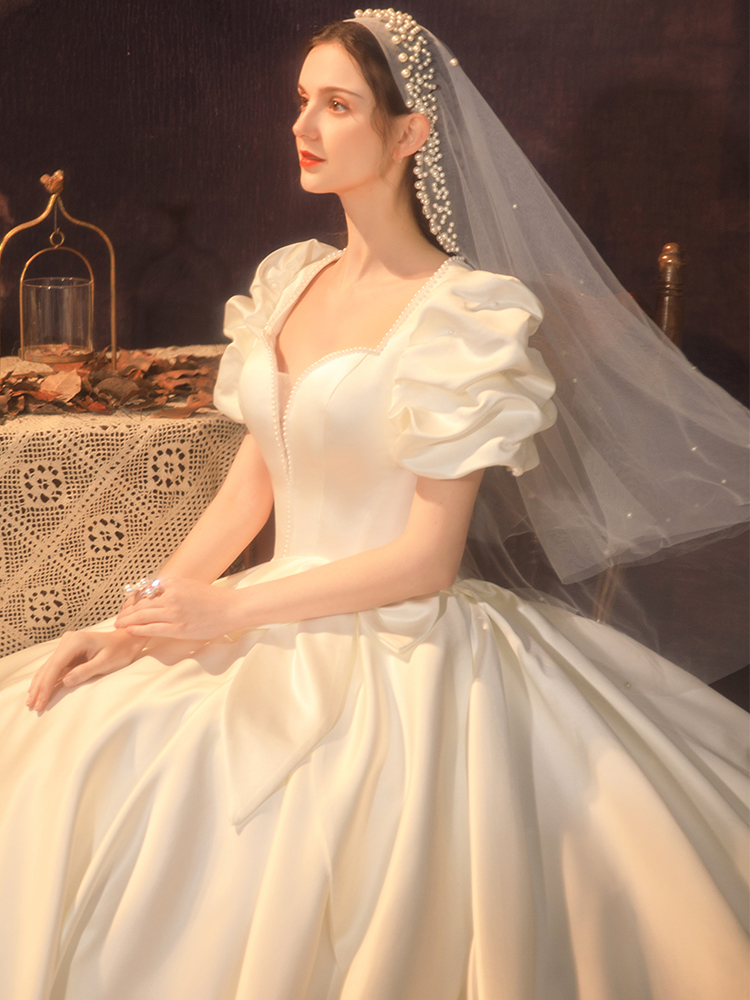 One -word shoulder satin noodle main wedding dress 2021 new trailer small temperament bride, a French outbound gauze winter One -word shoulder satin noodle main wedding dress 2021 new trailer small temperament bride, a French outbound gauze winter