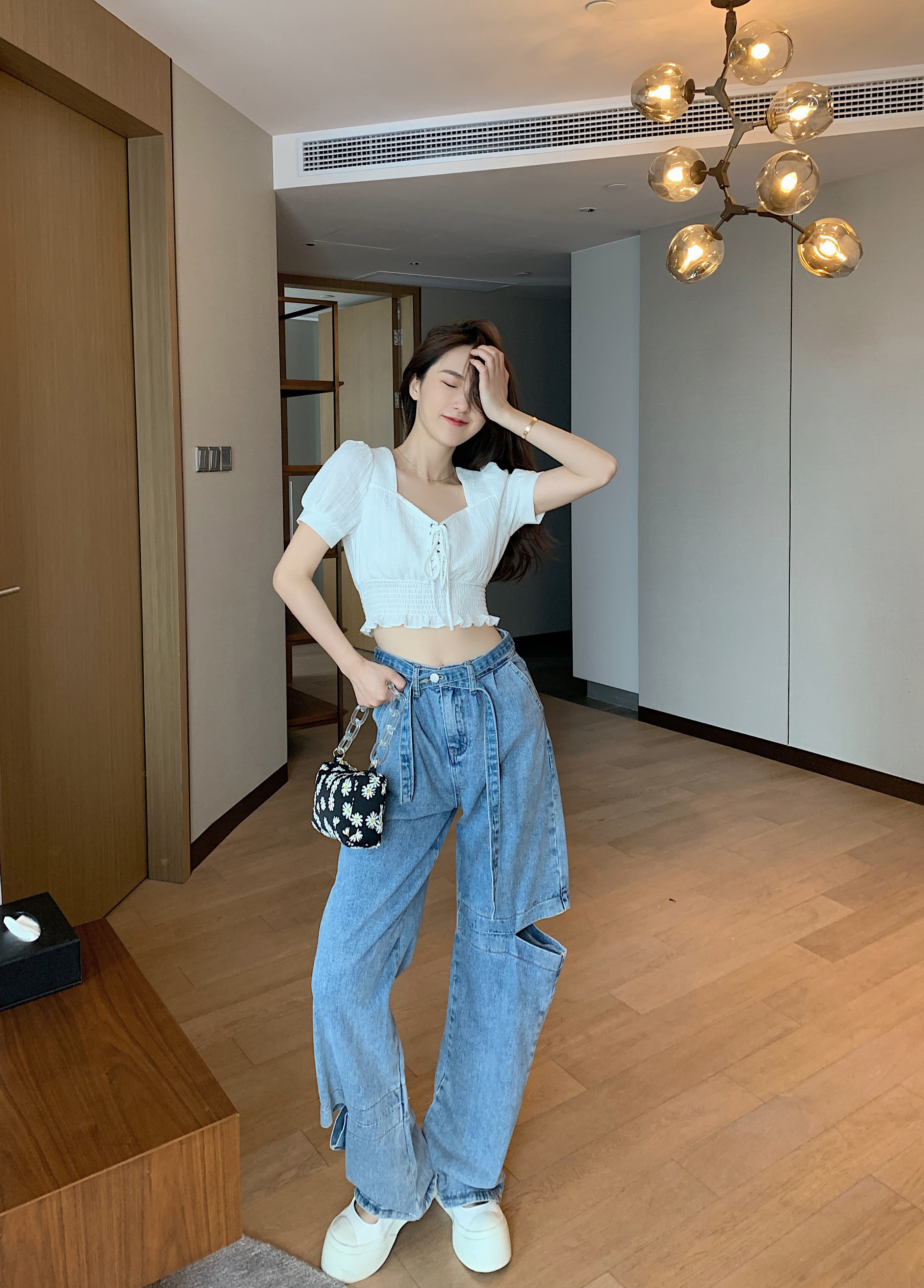 White French short shirt summer new 2022 women's puff sleeve chic shirt design sense niche top