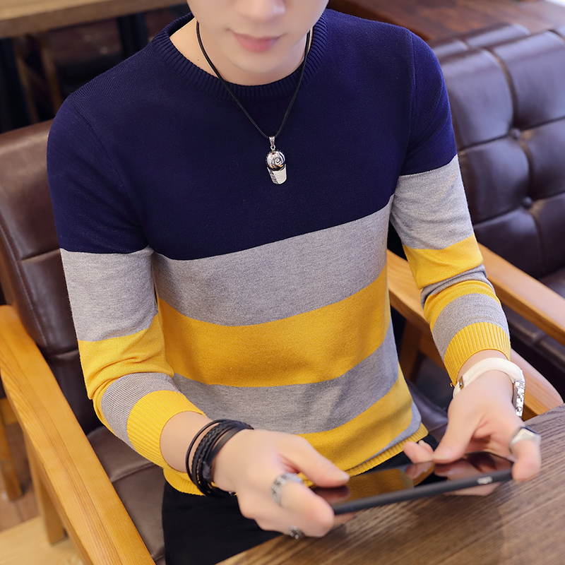 2020 mới mùa xuân và mùa thu áo len nam Yuan cổ áo Hàn Quốc phiên bản của những bộ quần áo xu hướng phong cách đẹp trai mỏng đáy xuống đan áo len.