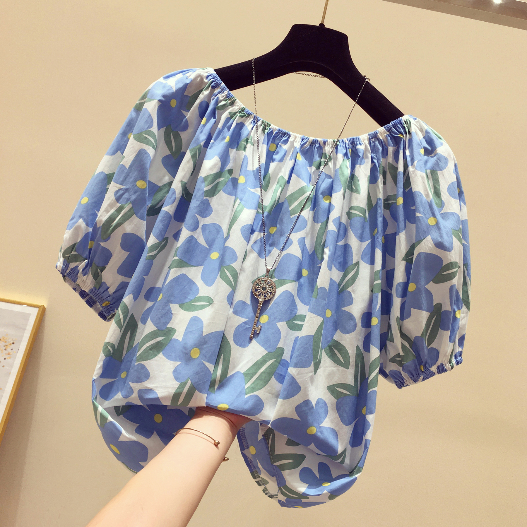 Shiffon summer sexy top, bag, with short sleeve, season 2021, fitted Shiffon summer sexy top, bag, with short sleeve, season 2021, fitted