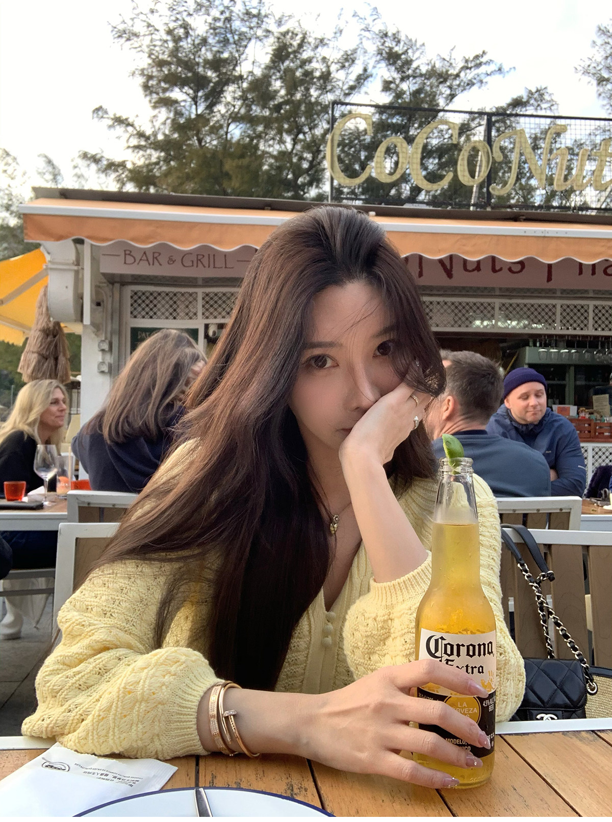 시 웨이 리앙 봄날 전복 프랑스식 낭만주의 루즈핏 느긋한 라운드 넥 벌룬 소매 홀로우 아웃 오픈 가디건 상세 이미지 15