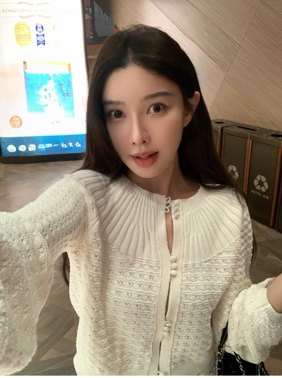 시 웨이 리앙 봄날 전복 프랑스식 낭만주의 루즈핏 느긋한 라운드 넥 벌룬 소매 홀로우 아웃 오픈 가디건 상세 이미지 68