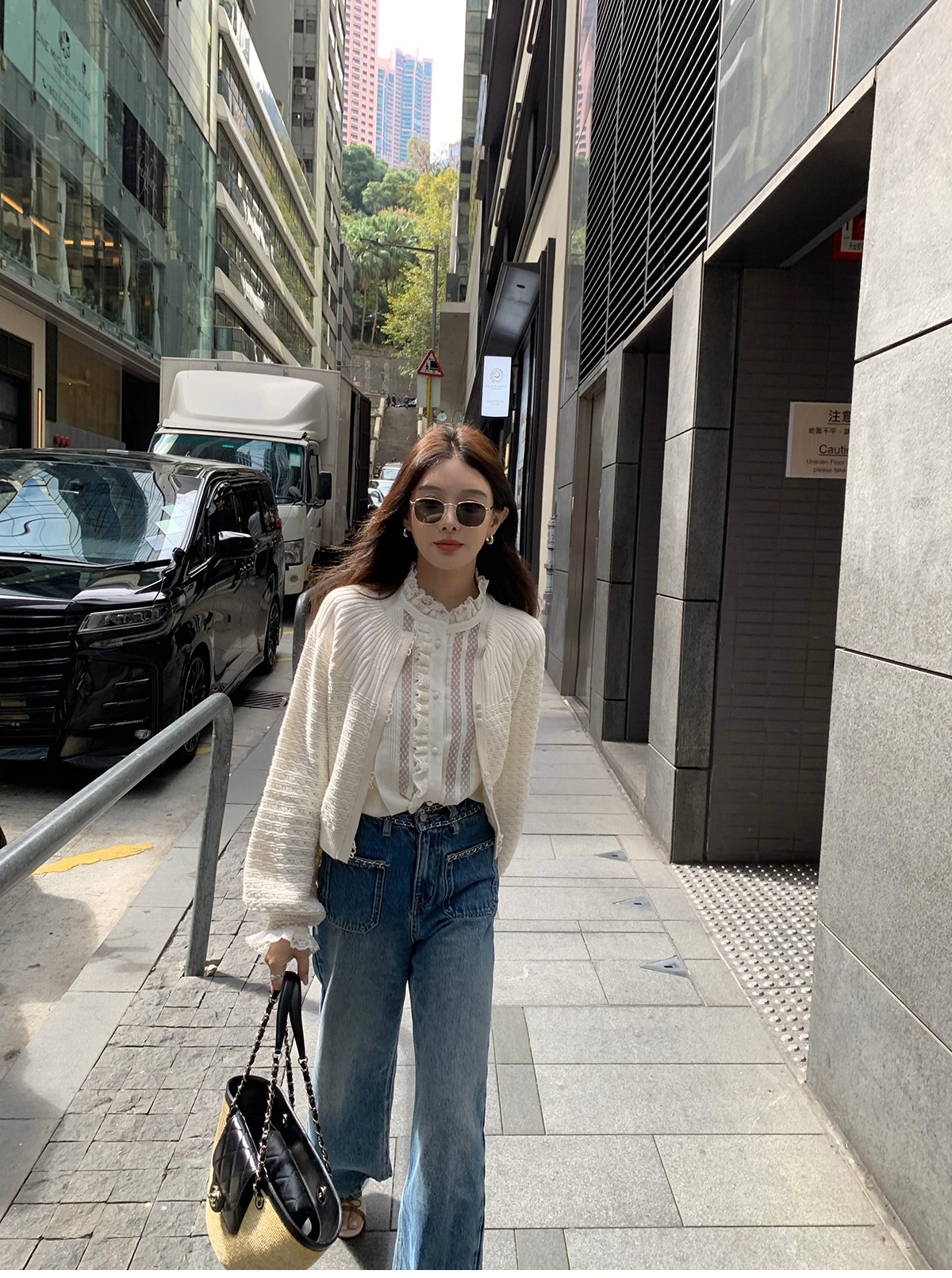 시 웨이 리앙 봄날 전복 프랑스식 낭만주의 루즈핏 느긋한 라운드 넥 벌룬 소매 홀로우 아웃 오픈 가디건 상세 이미지 32