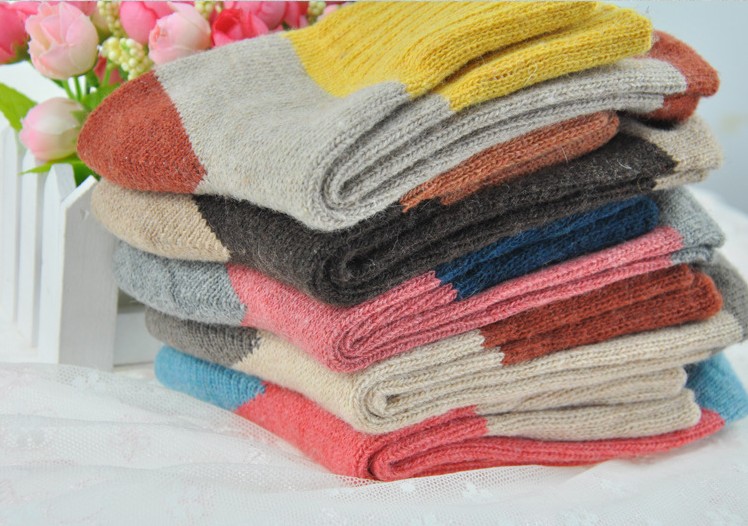 A251 vớ lỏng màu miệng phù hợp với vớ của phụ nữ thời trang mùa đông ấm áp vớ cổ cao