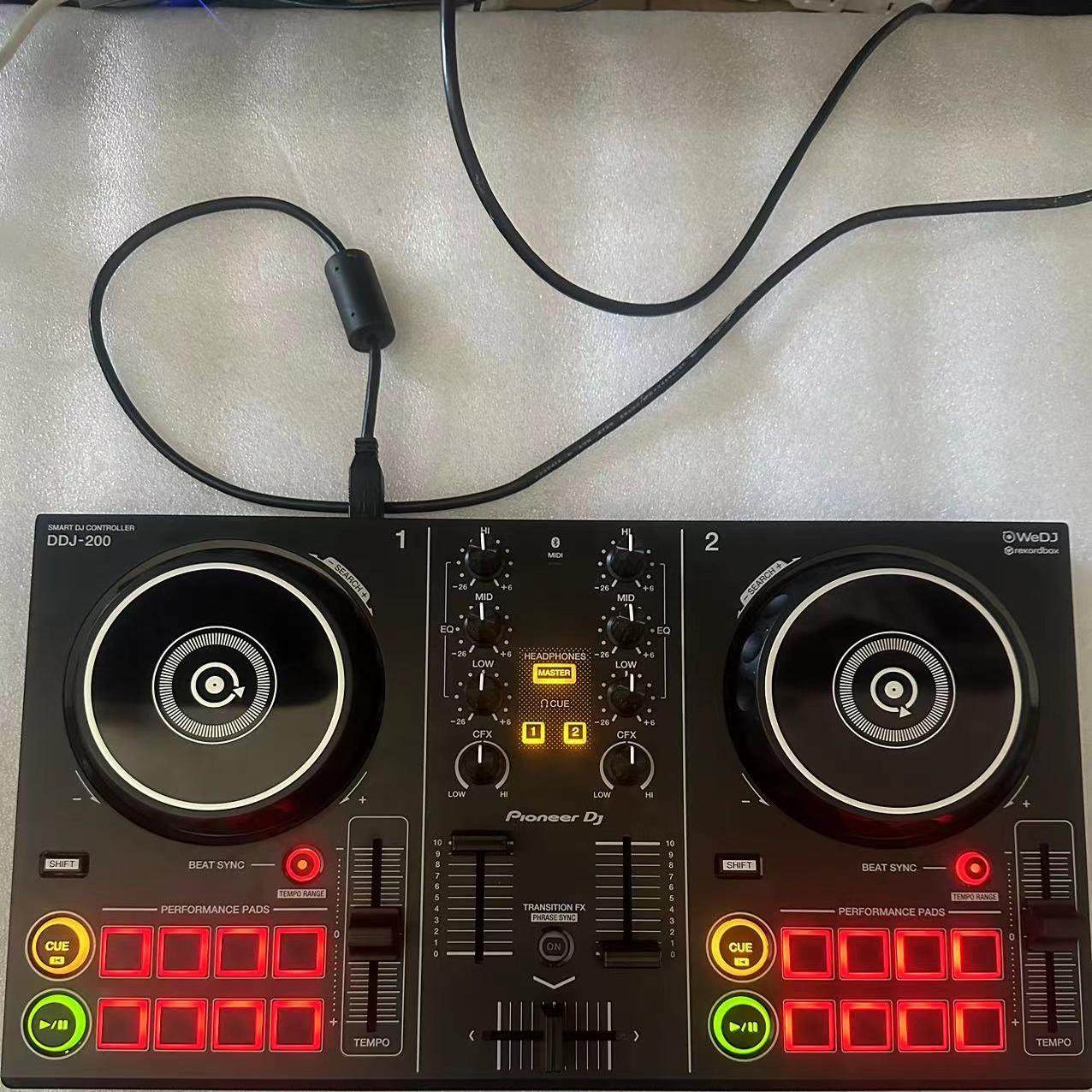Pioneer ddj-200 controller: an entry-level tool for dj novices to