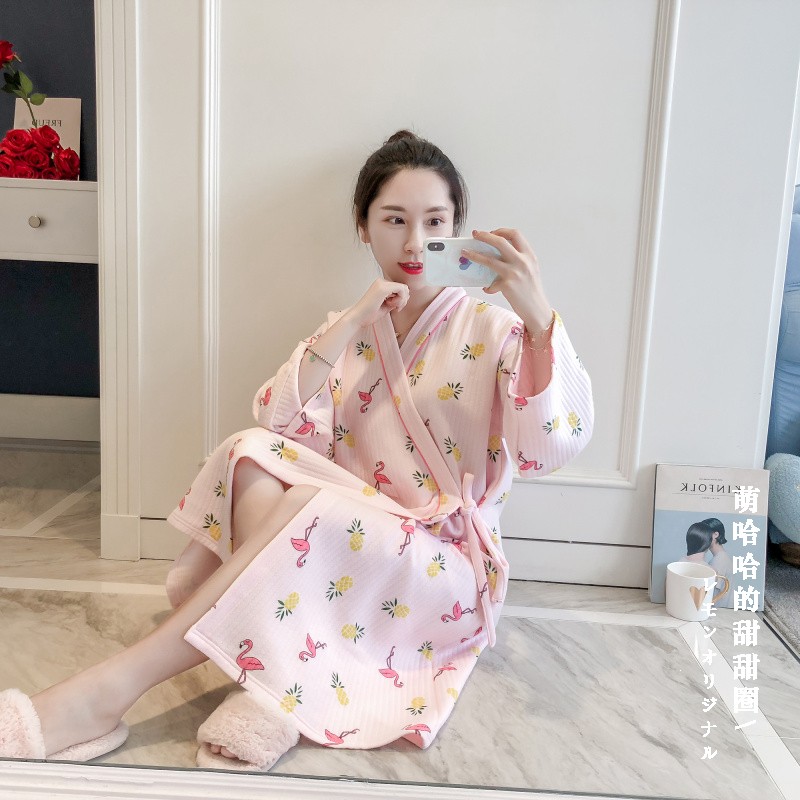 Mùa thu và mùa đông mới chần bông và áo gió kimono pyjama in dứa flamingo cô gái ngọt ngào phục vụ đêm váy cho người trung niên