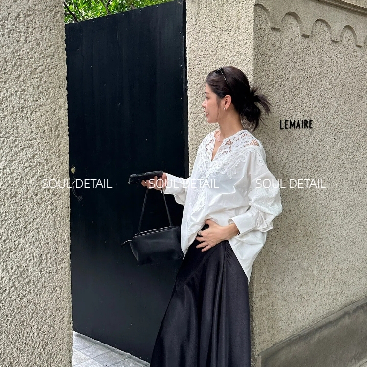 【Soul Su Yu】2026 Autumn New Style Lazy Style Hollow Lace Off-Shoulder V-Neck Long Sleeve Shirt for Women 8560 【Soul Su Yu】2026 Autumn New Style Lazy Style Hollow Lace Off-Shoulder V-Neck Long Sleeve Shirt for Women 8560