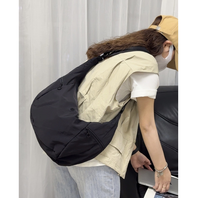 Original LAOSHU Large Capacity Moon Bag Dumpling Bag 2026 Niche Casual Simple Waterproof Crossbody Bag Commuter Bag Trendy