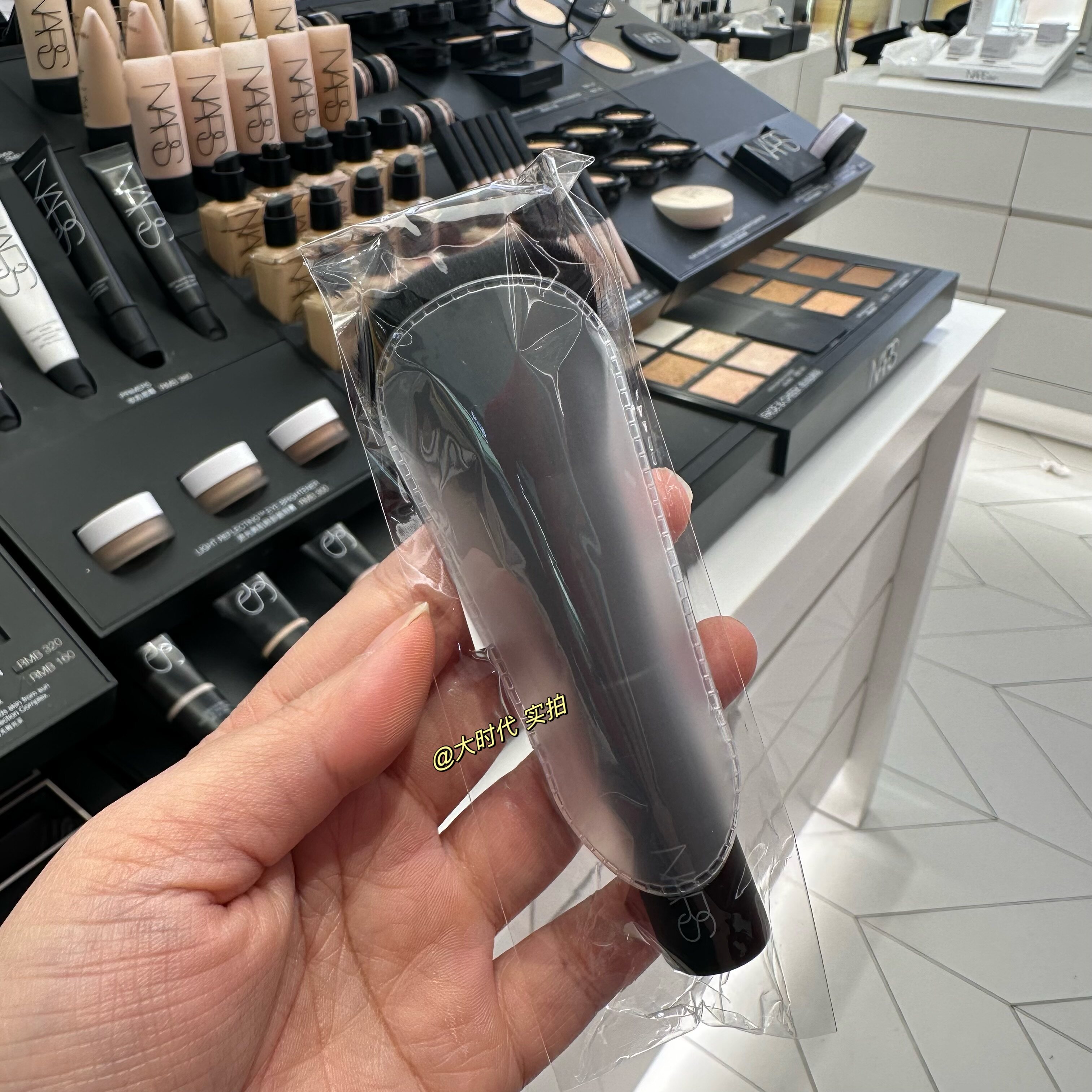 NARS纳斯娜斯化妆刷歌舞伎腮红刷定妆刷便携装大白饼散粉刷化妆镜评价- 淘宝网