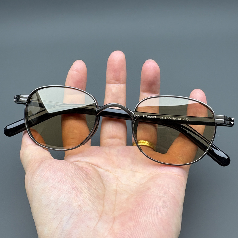 Japanese-Style Pure Titanium Small Square Frame Sunglasses for Men, Small Wide Rim, Can Be Customized with Prescription Lenses, Polarized Sunglasses for Women Japanese-Style Pure Titanium Small Square Frame Sunglasses for Men, Small Wide Rim, Can Be Customized with Prescription Lenses, Polarized Sunglasses for Women
