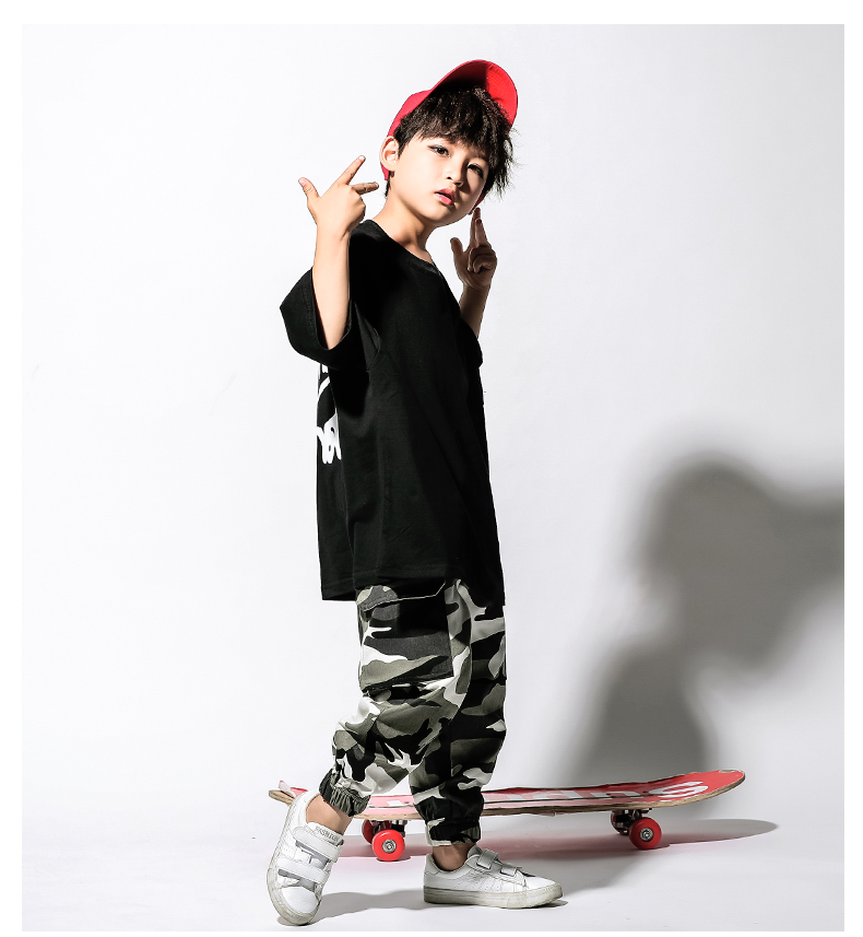 Trẻ em hiphop quần áo rộng bé trai nhảy đường phố hip hop phù hợp với mùa hè cậu bé biểu diễn sân khấu quần áo hiệu suất thủy triều trang phục biểu diễn cho bé