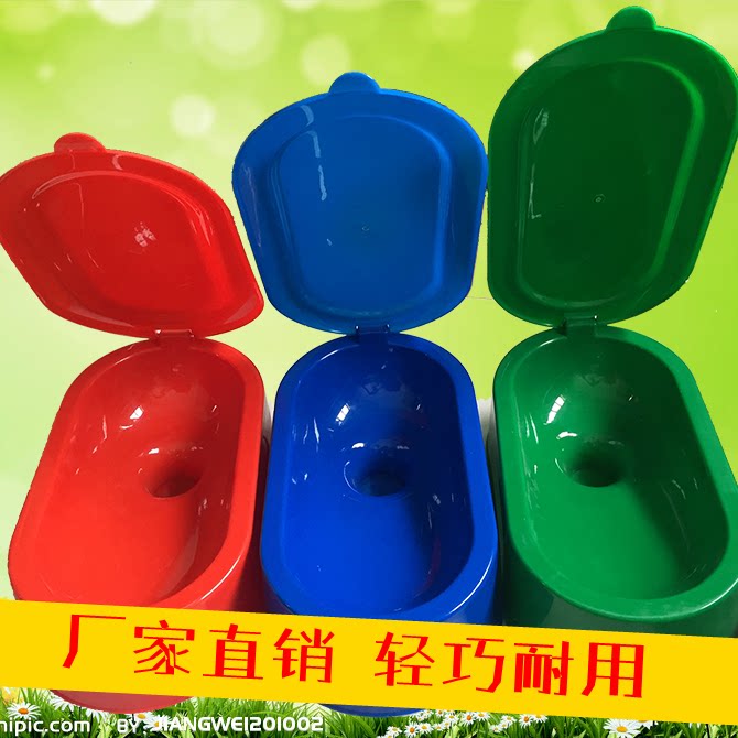 Workers decorate the toilet construction temporary squat toilet toilet simple urinal Disposable defecation funnel site