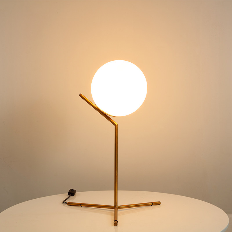 Nordic Creative Desk Lamp Modern Minimalist Glass Ball Bedroom Bedside Headlights Designer Light Lavish Magic Bean Decorative