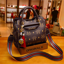 Hong Kong handbag 2021 new fashion leather bag female messenger bag middle-aged mother lady Kelly bag