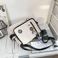 Белый синий космический значок