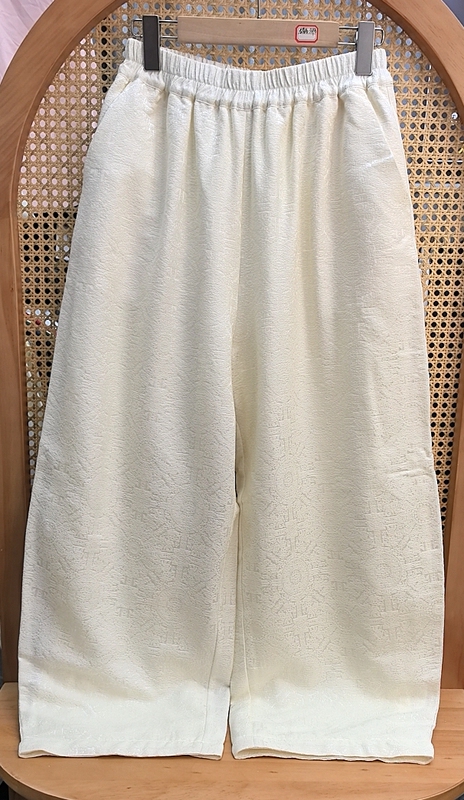 Silk Wool Fleece-Lined Curved-Leg Pants, Mulberry Silk, Eight-Strand Loop, Winter Warm Pants with Pockets, Length Approximately 97 cm Silk Wool Fleece-Lined Curved-Leg Pants, Mulberry Silk, Eight-Strand Loop, Winter Warm Pants with Pockets, Length Approximately 97 cm