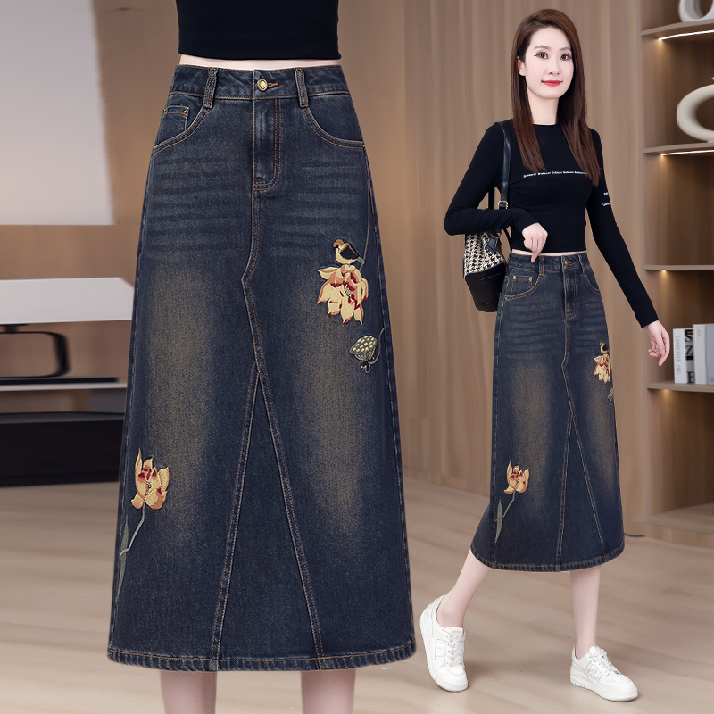 Retro Denim Skirt for Women Summer 2026 New Style Embroidered High-Waisted Loose Mid-Length One-Step Hip-Hugging A-Line Skirt