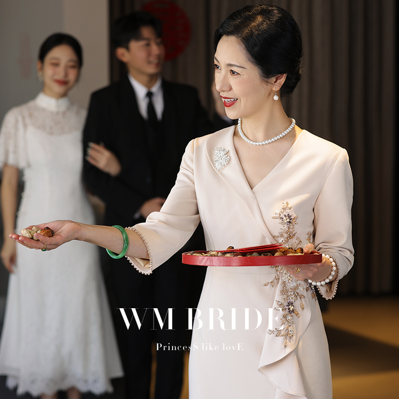 Demi-season wedding dress for mother, lightweight cheongsam, fitted