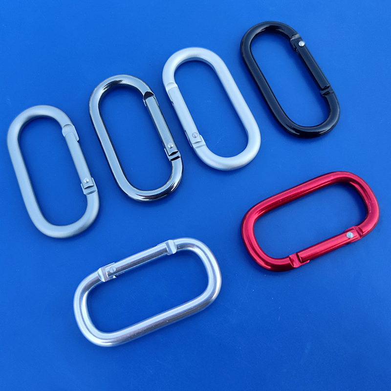 Runway 7 buckle Silver red carabiner Aluminum alloy mini keychain Outdoor bag hanging buckle Spring buckle