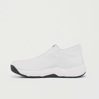 Белая женщина