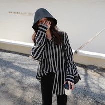 2022 autumn wear all-match loose Korean version black and white striped shirt womens long-sleeved design niche fashion shirt