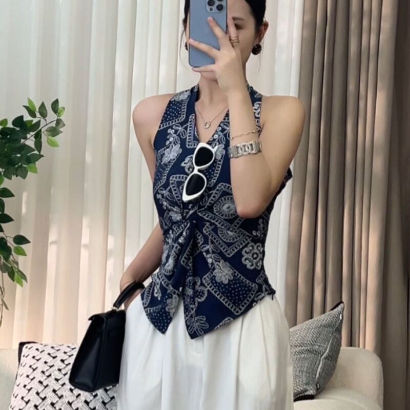 Korean Retro Twist V-Neck Halter Top for Women, Summer 2025 New Slim-Fit Sleeveless Waist-Cinching Outerwear Top